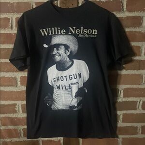 Willie Nelson Black Graphic shotgun Willie T-Shirt, M